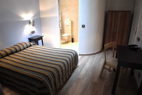 Hotel Chabrol Opera Parigi